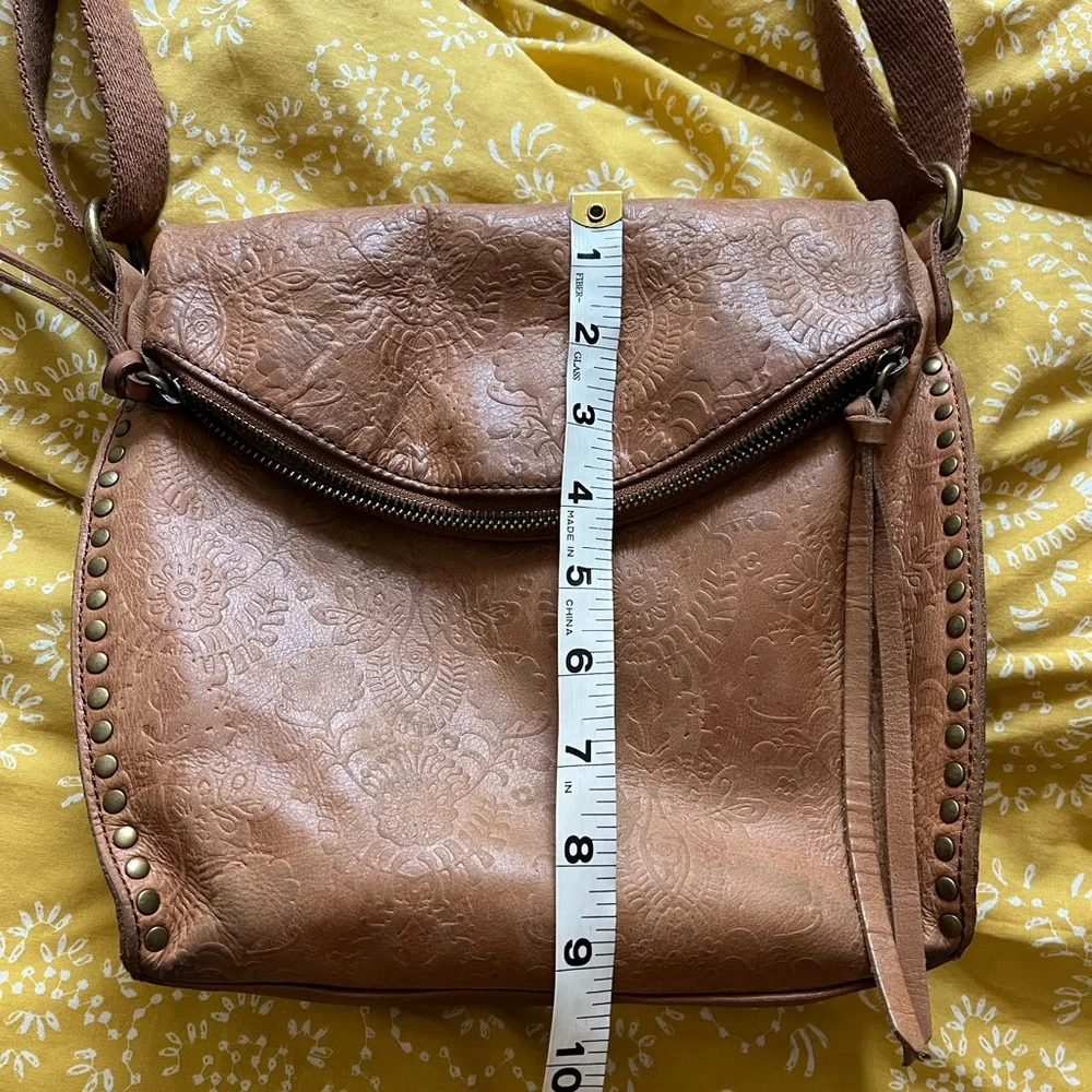 The Sak Leather Studded Tassel Purse Shoulder Bag Bohemian Boho Distressed Cute - Picture 5 of 13